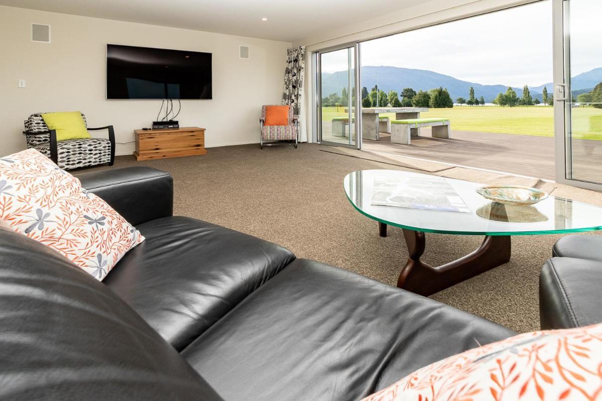 Poppa Pete'S - Te Anau Holiday Home Eksteriør bilde