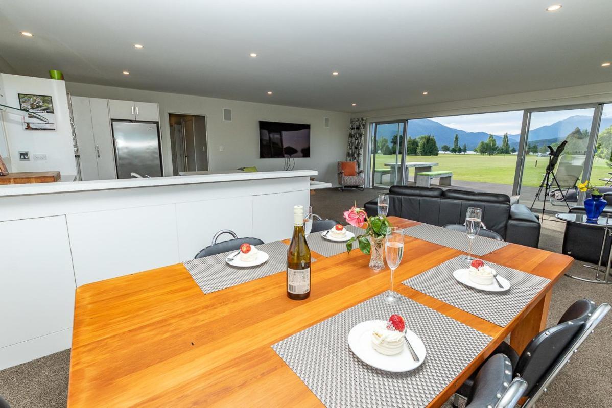 Poppa Pete'S - Te Anau Holiday Home Eksteriør bilde